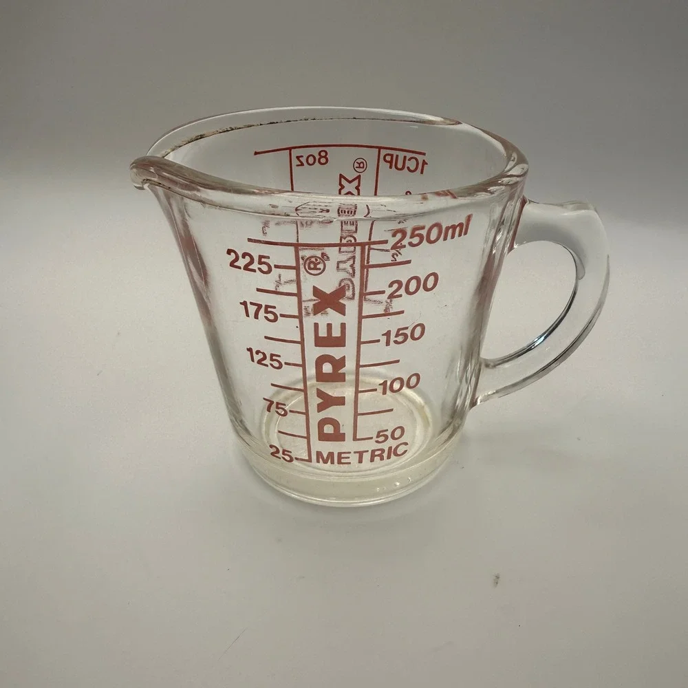 Vintage Pyrex 1 Cup 8oz 250ml Glass Measuring Cup Red Lettering D-Handle